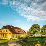 Апартаменты Gut Rattelvitz - Parterre West *